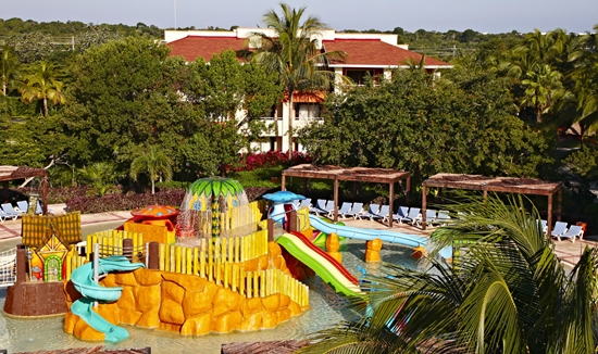 Grand Bahia Principe Coba basen ze zjedalniami dla dzieci