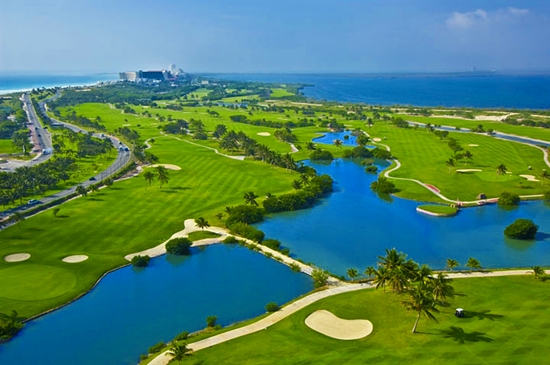 Pole golfowe przy Iberostar Cancun
