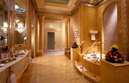 Emirates Palace - przykładowa łazienka w Palace Suite Emirates Palace - przykłądowa łazienka w Palace Suite