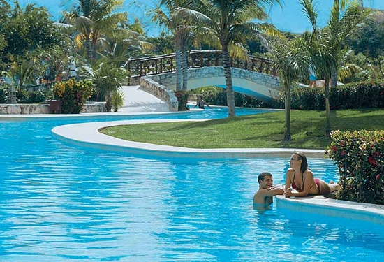 Basen w kompleksie Iberostar na Riviera Maya