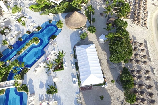 Basen i bary przy play Luxury Bahia Principe Akumal Don Pablo Collection