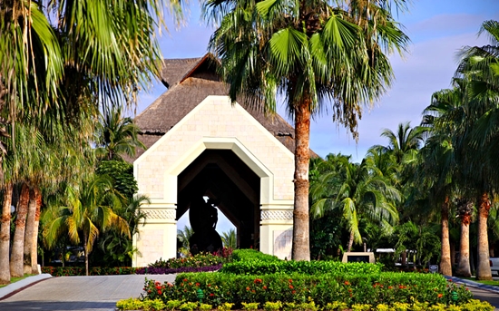 Wejscie do Luxury Bahia Principe Akumal