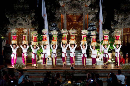 Teatr balijski w Ayodya Resort Bali