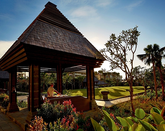 The Ritz-Cartlotn Bali Grill The Ritz-Cartlotn Bali Grill