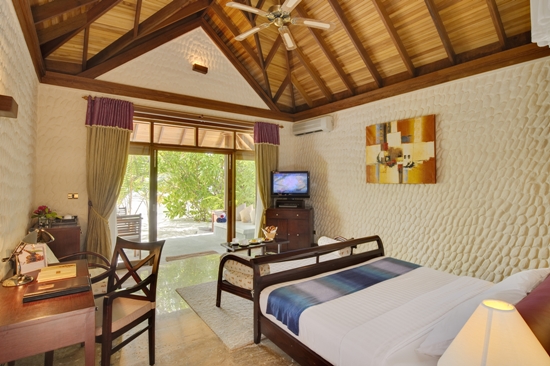 Olhuveli Malediwy Beach Villa - przykadowy pokój