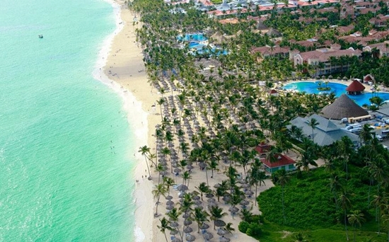 Dominikana plaa przed kompleksem Bahia Principe